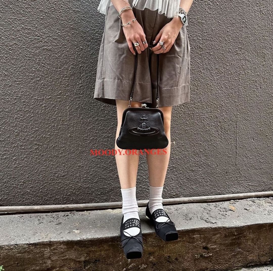 Vivienne Westwood Black Chelsea Bag (Vegan) - MOODY ORANGES