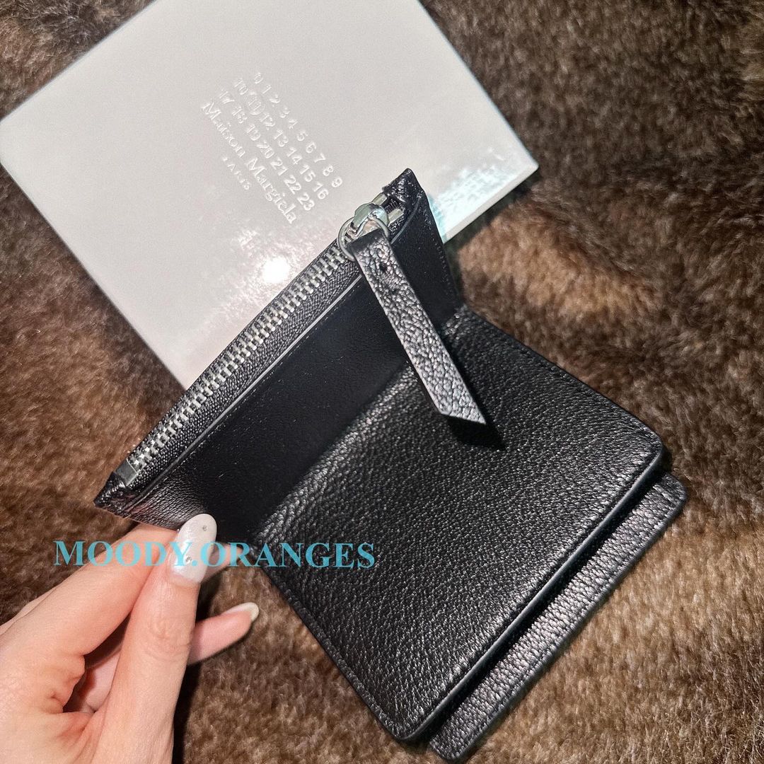 Maison Margiela Flip Flap Medium - MOODY ORANGES