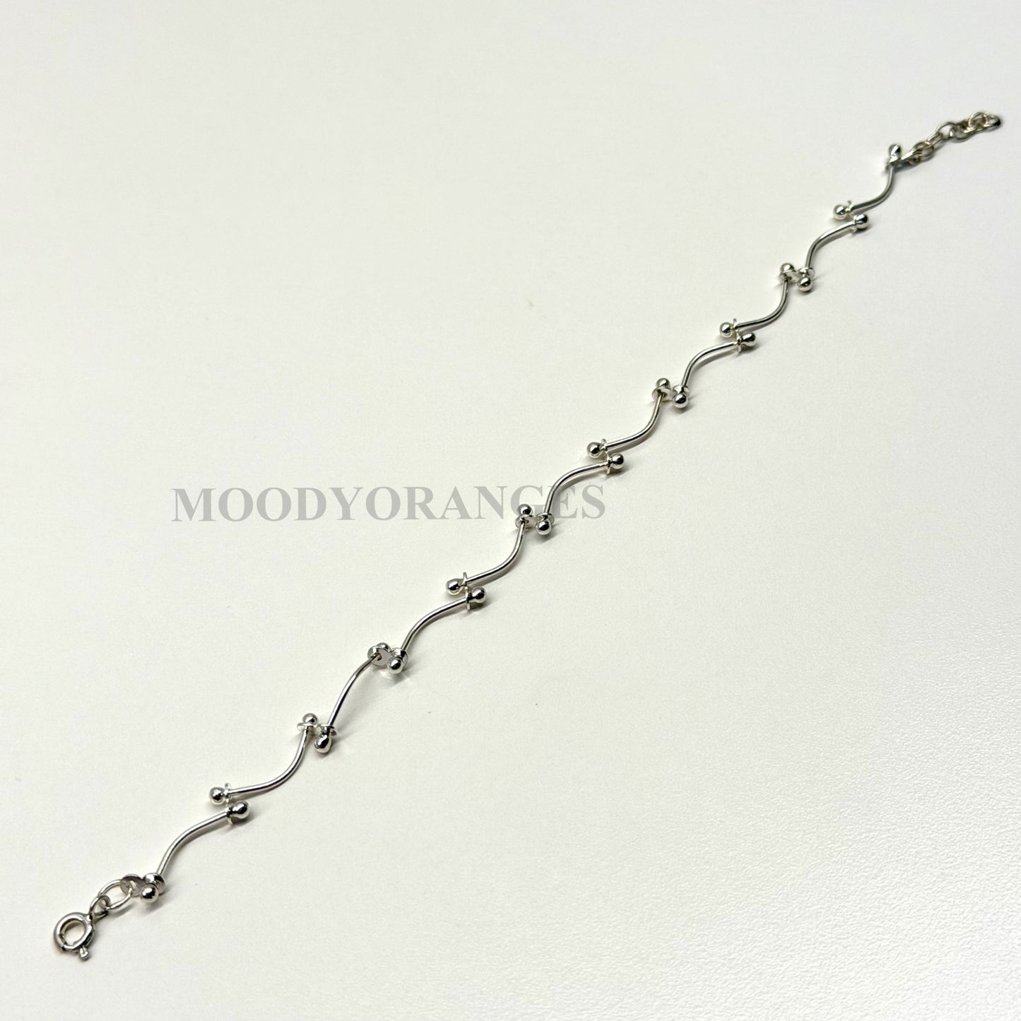 925 Silver - Curved Ball Bracelet - MOODY ORANGES