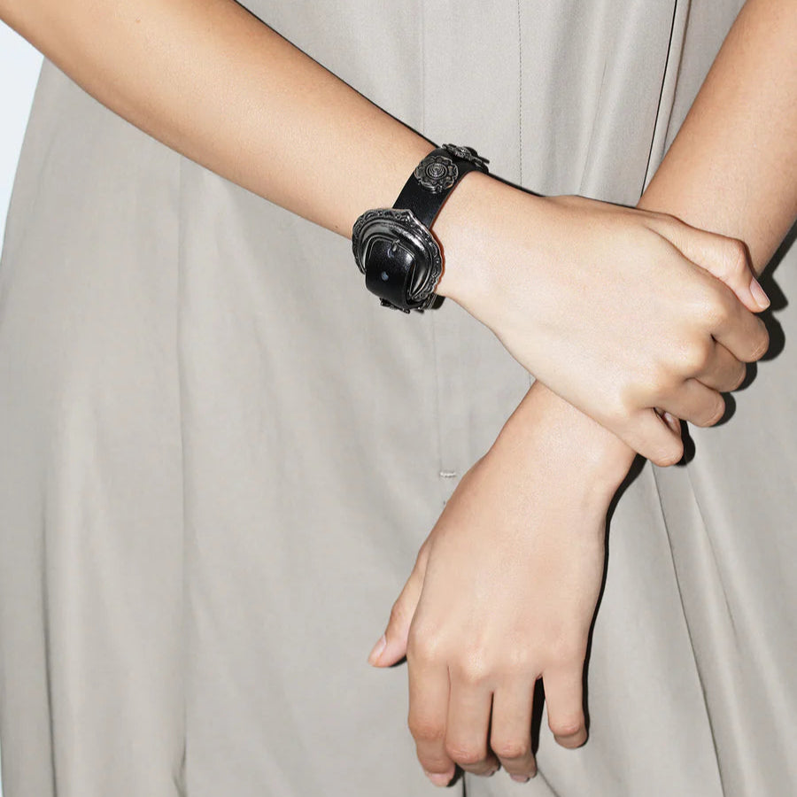TOGA TOO Motif Leather Bangle