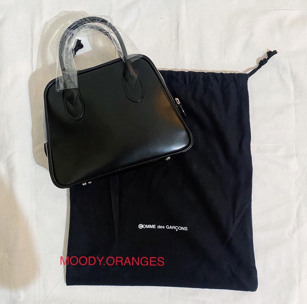 COMME des GARÇONS Aoyama Size 2 - MOODY ORANGES