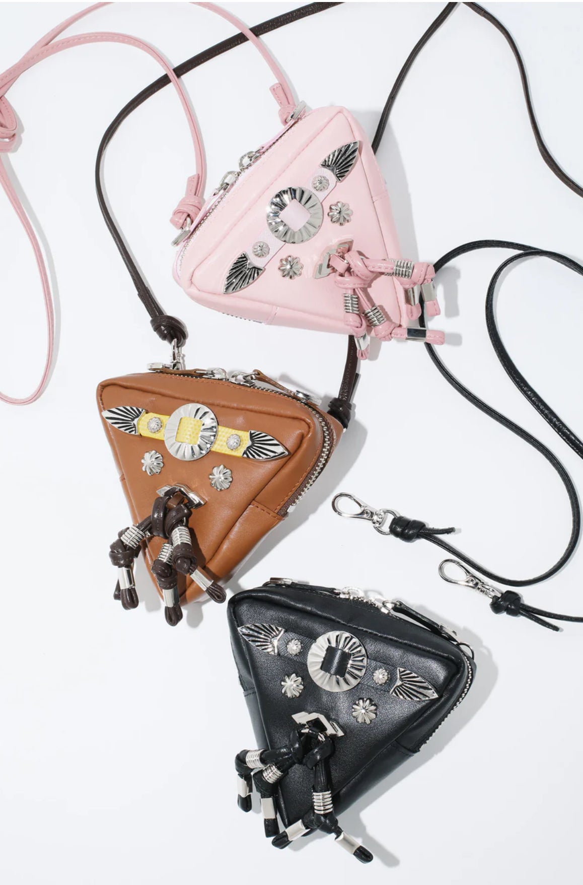 TOGA TOO Triangle Shoulder Pouch