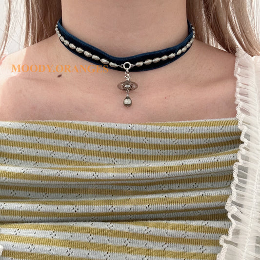 Vivienne Westwood Aleksa Velvet Pearl Choker
