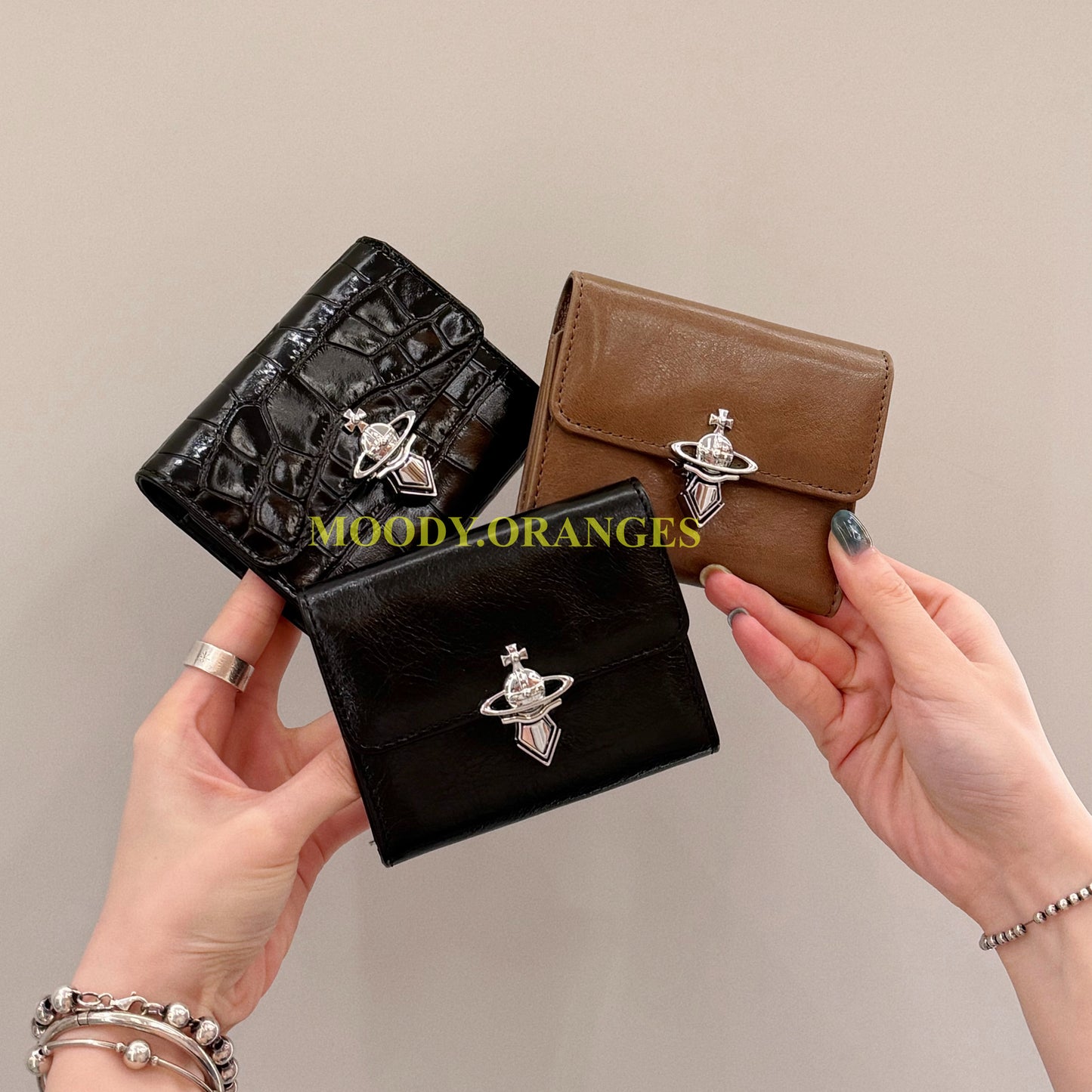 Vivienne Westwood Orb Clasp Wallet - MOODY ORANGES