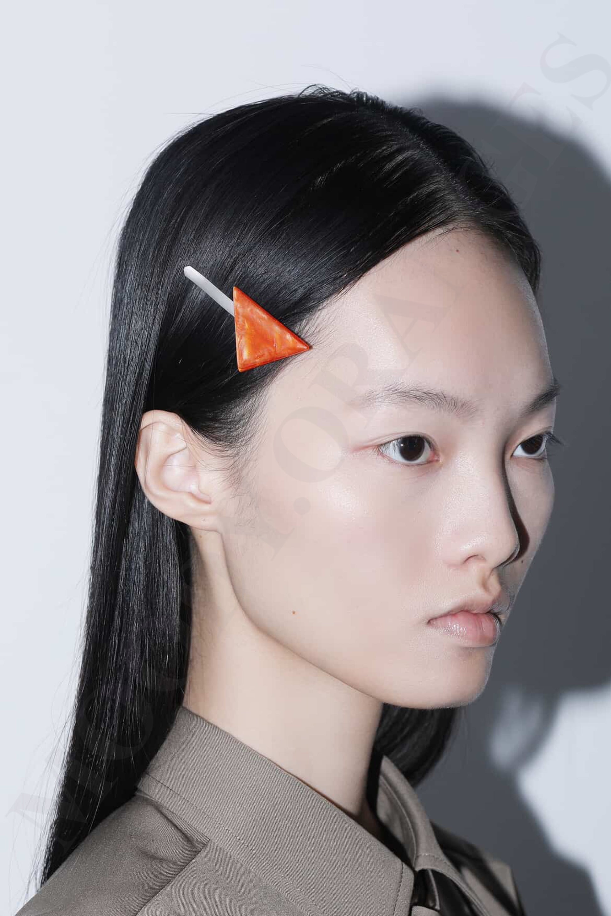 Toga Too Triangle Hair Clip SetPre-Order: Arrive in Late June/ Early July - MOODY ORANGES