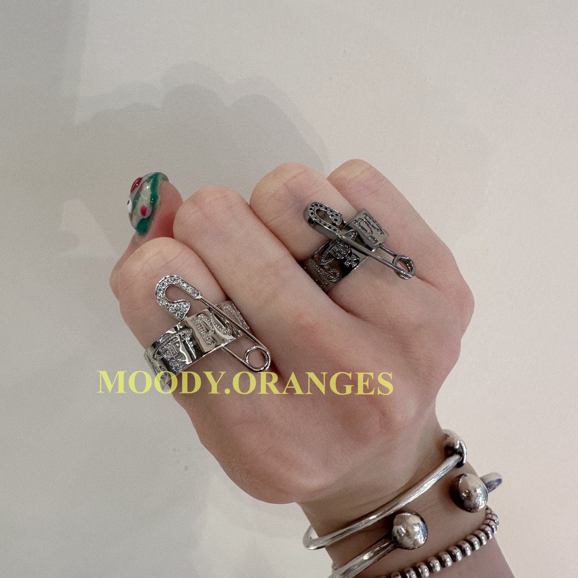 Vivienne Westwood Vernon Ring - MOODY ORANGES