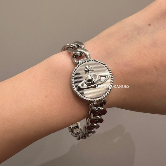 Vivienne Westwood
Orb Button Watch (VV323WSSL)