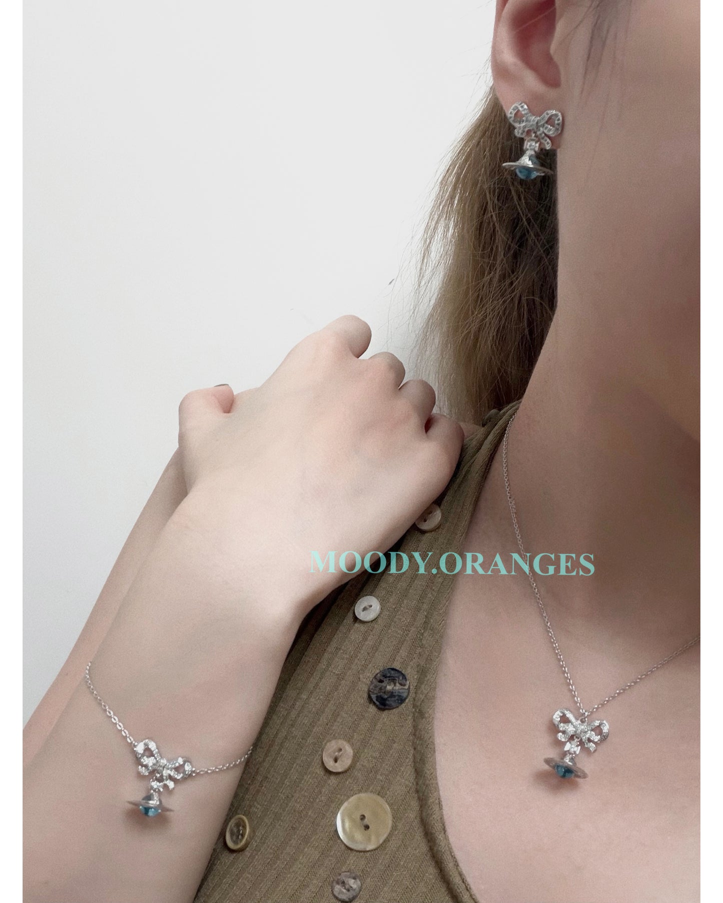 Vivienne Westwood Aqua Octavie Pendant Accessories Collection - MOODY ORANGES