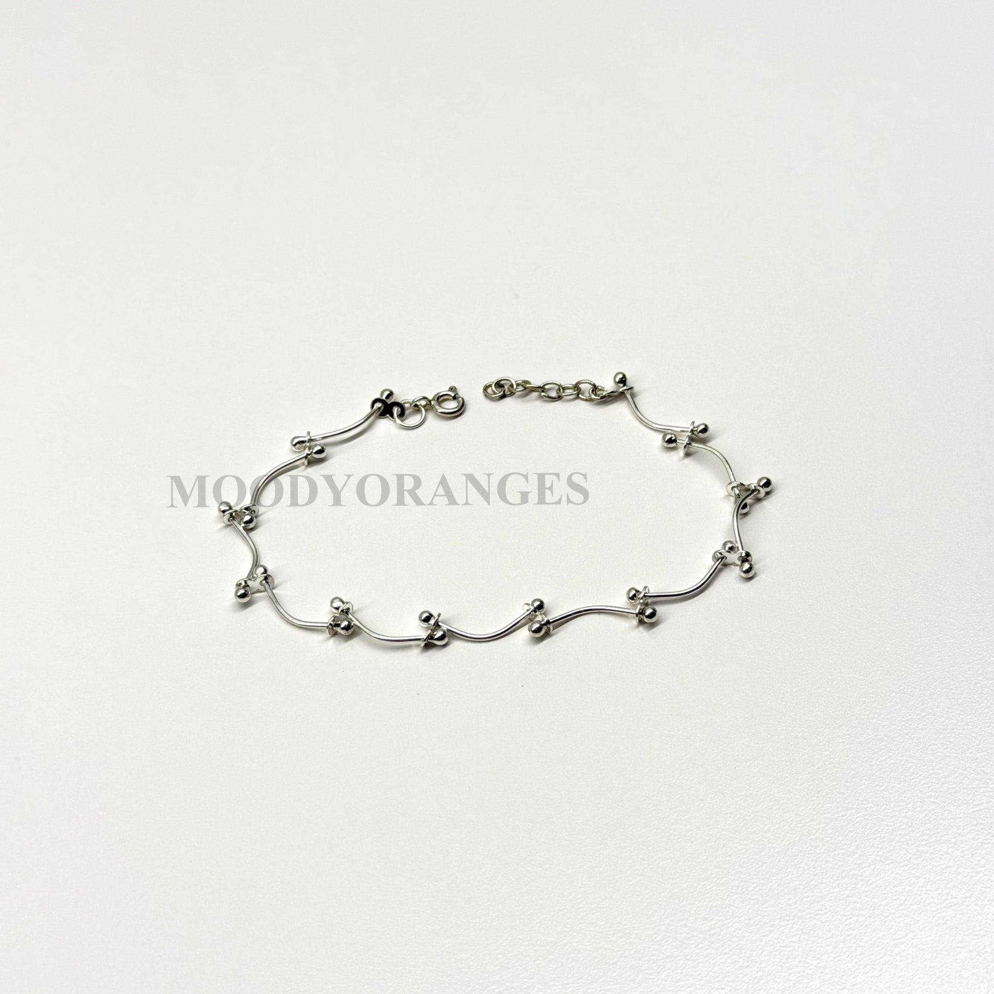925 Silver - Curved Ball Bracelet - MOODY ORANGES