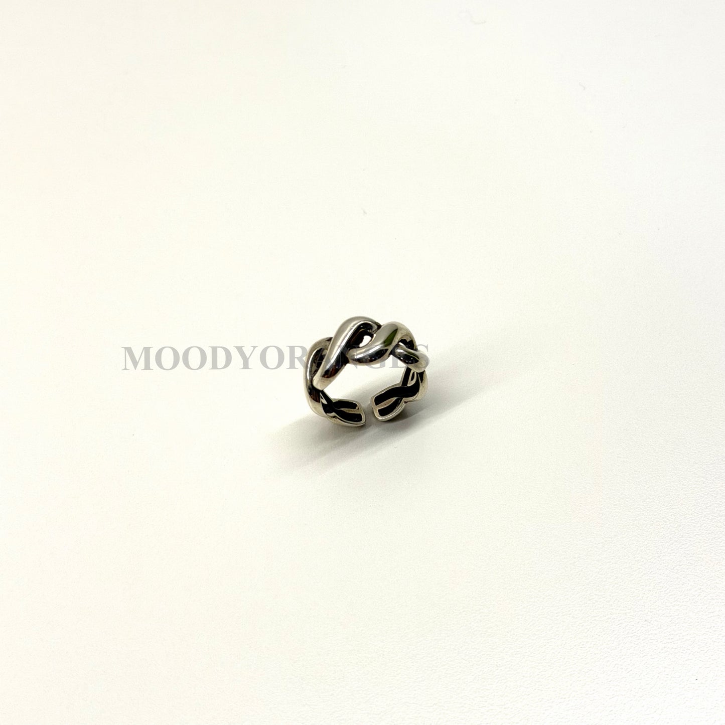 925 Silver - Twisted Ring - MOODY ORANGES