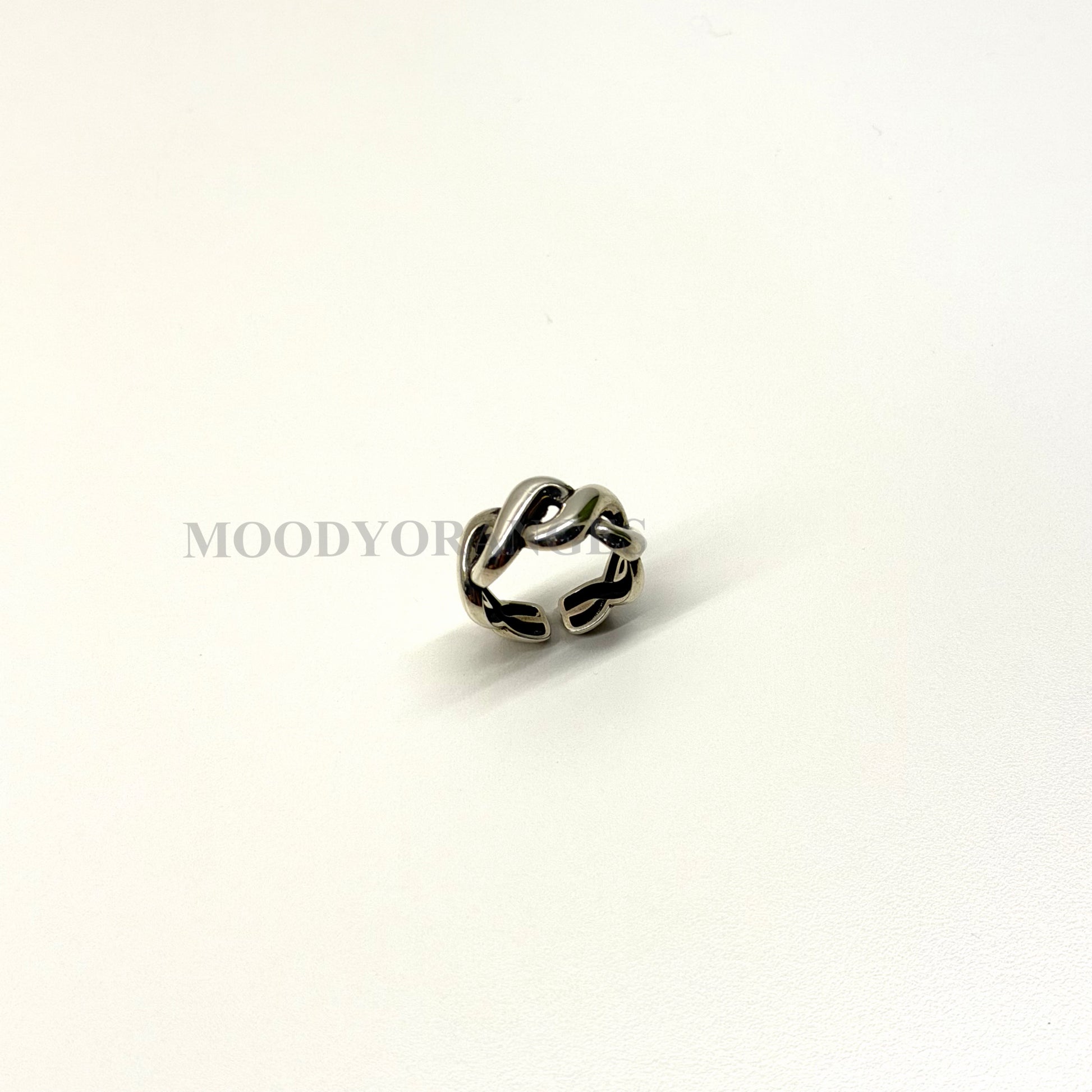 925 Silver - Twisted Ring - MOODY ORANGES