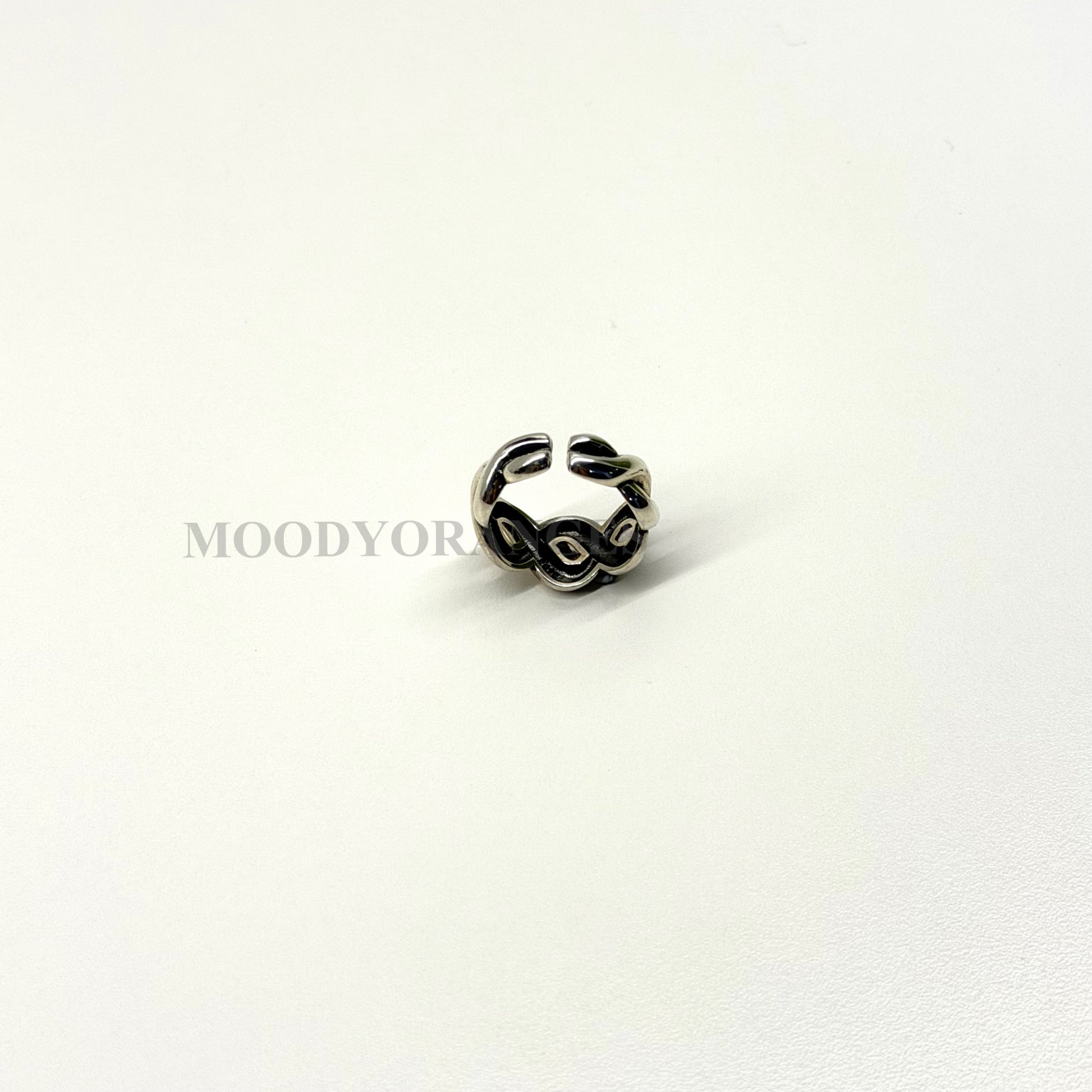 925 Silver - Twisted Ring - MOODY ORANGES