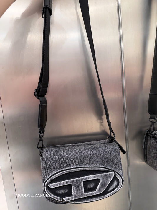 DIESEL 1DR Camera Bag - MOODY ORANGES