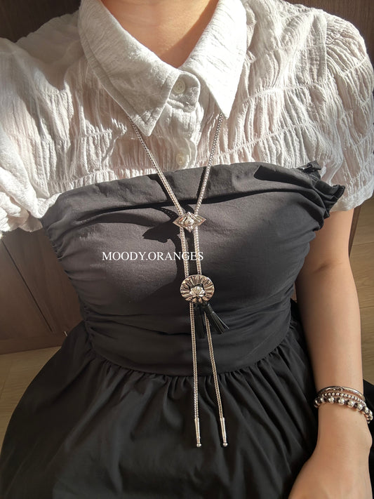 Toga Too Metal loop tie