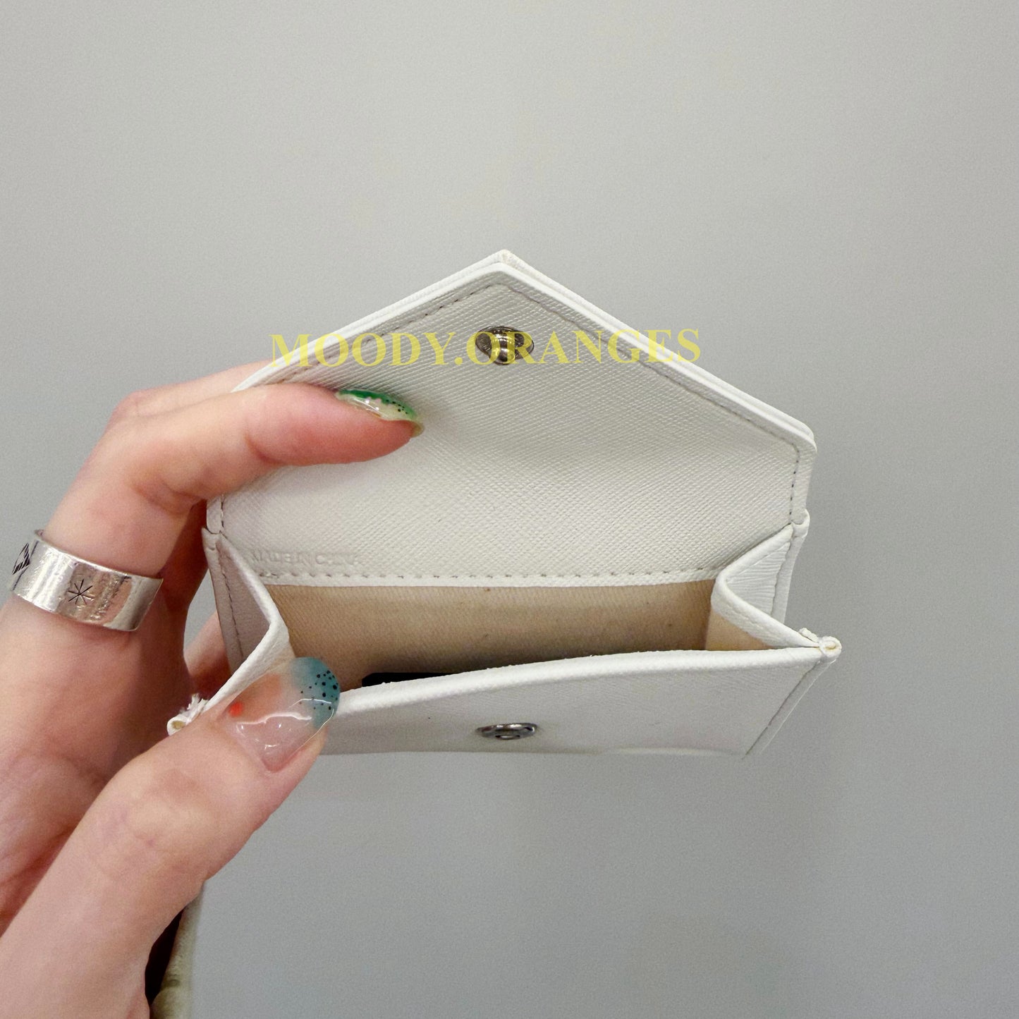 Vivienne Westwood Off-White Saffiano Wallet - MOODY ORANGES