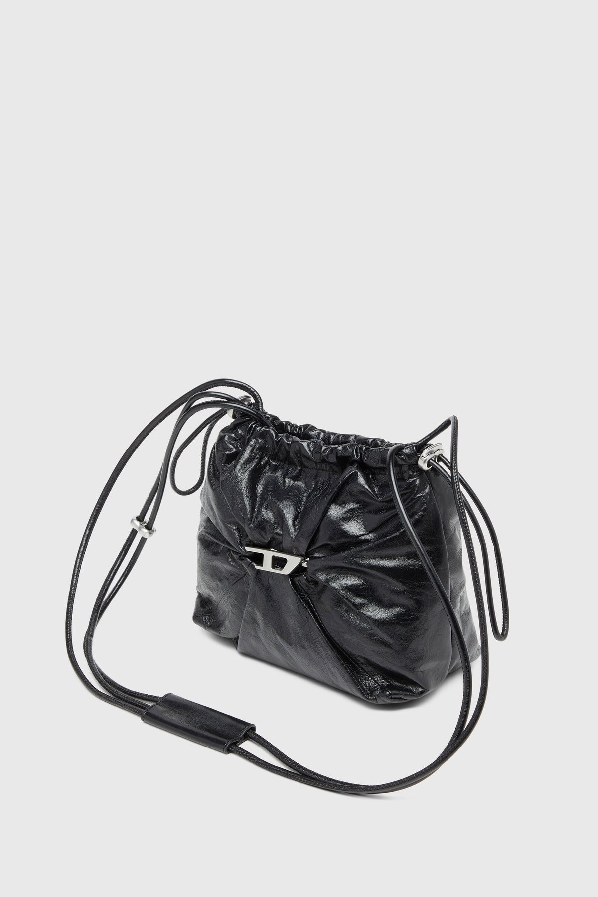 DIESEL Scrunch-D Bucket - 黑色亮面皺皮 - 產品正面圖