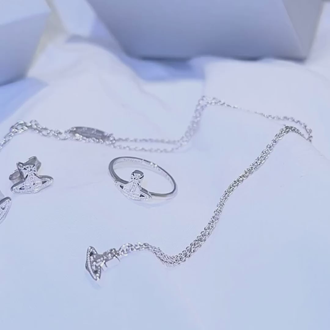 Vivienne Westwood（ヴィヴィアンウエストウッド）の「61020111